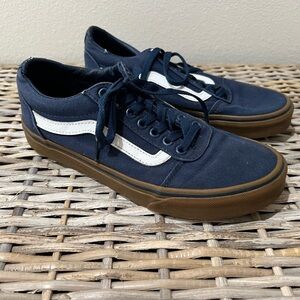 Vans Blue and White Sneakers Classic Skate Style, Gum Soul, men’s size 7, EUC